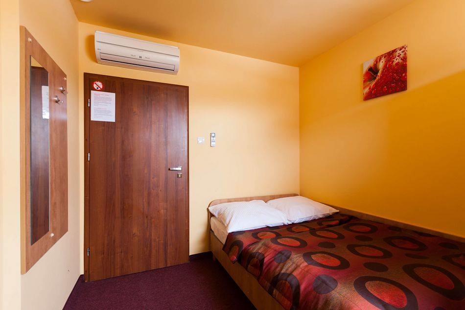Hotel Paola Kutno Bagian luar foto