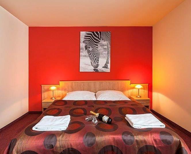 Hotel Paola Kutno Bagian luar foto