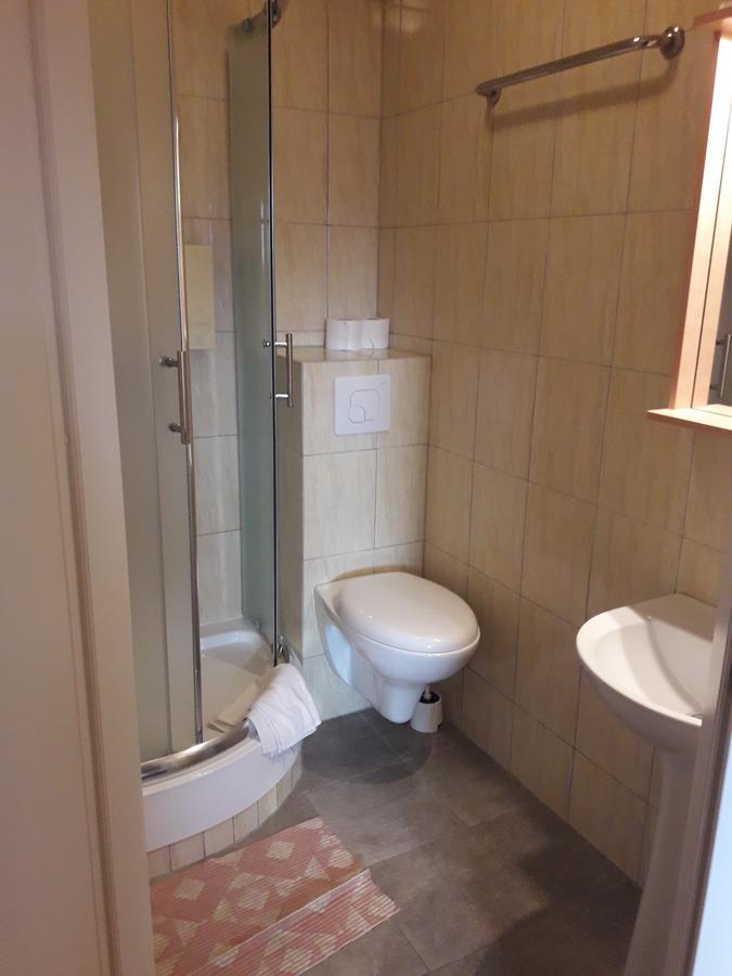 Hotel Paola Kutno Bagian luar foto