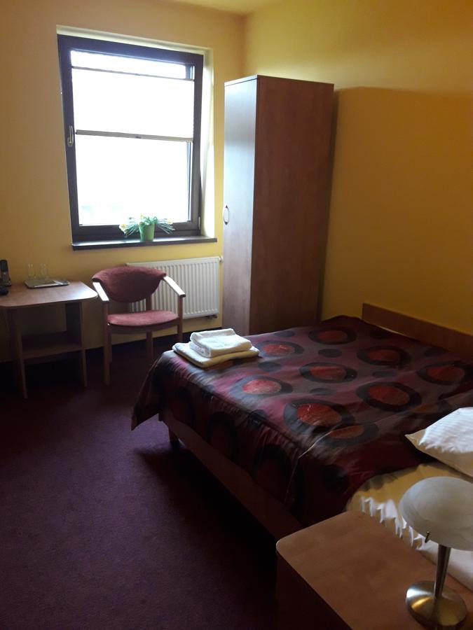 Hotel Paola Kutno Bagian luar foto