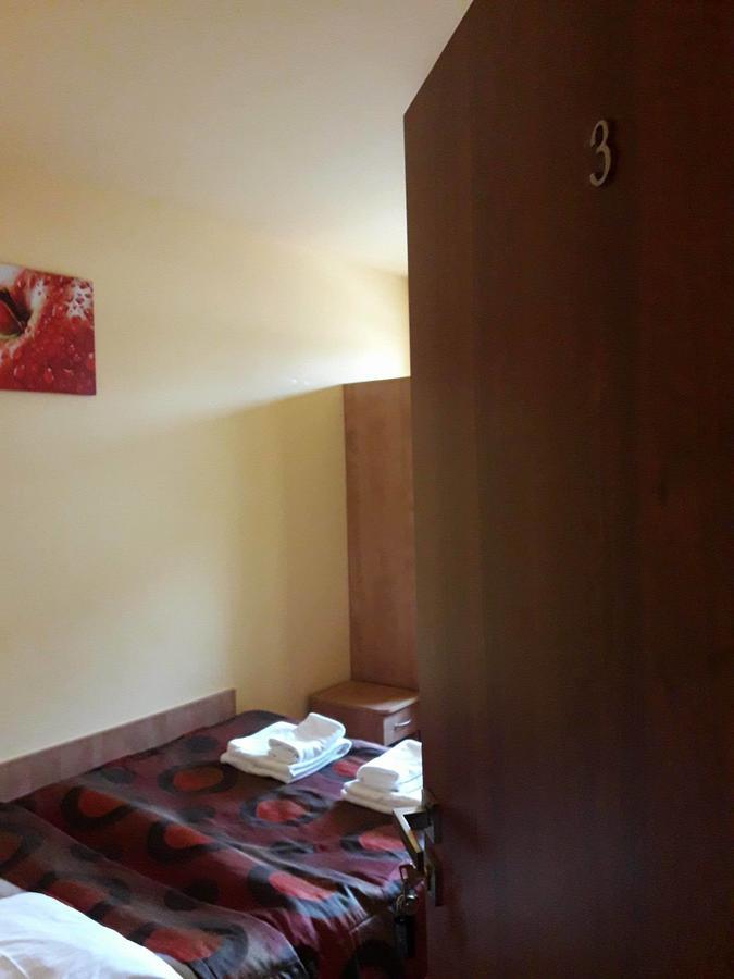 Hotel Paola Kutno Bagian luar foto